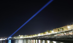 Quelque 45.000 foyers ont été momentanément privés d'électricité, à Nice et sur les communes voisines, après l'incendie  un poste électrique situé dans le quartier des Moulins, photographie de la ville prise le 14 juillet 2024. ( AFP / Valery HACHE )